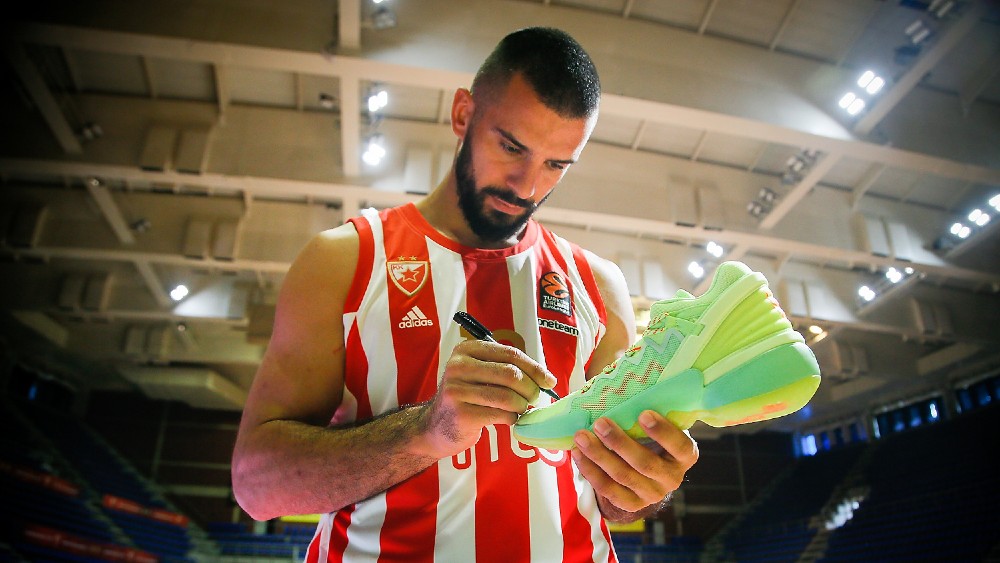 Branko Lazić u dresu za novu sezonu (©MN Press)